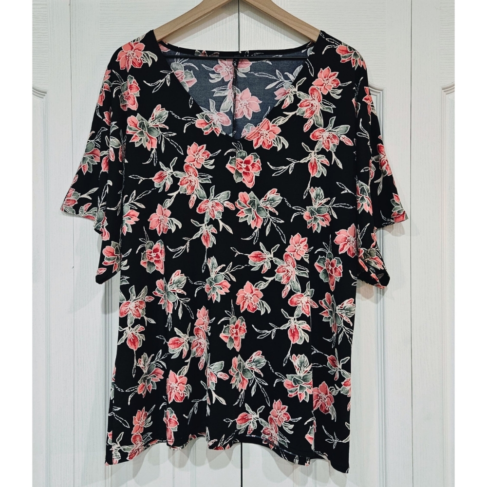 Textured Floral Short Sleeve Blouse Black Pink White FOREVER JADE Size 2X